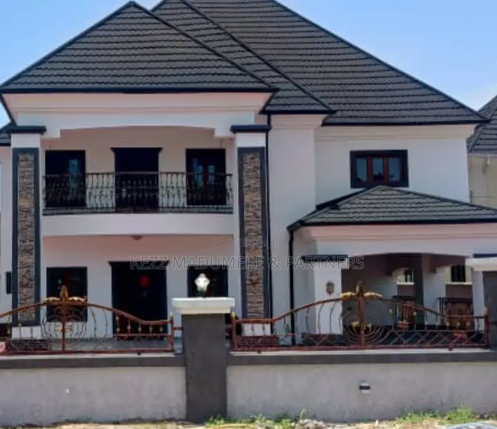 5bdrm Duplex in Near Rocha'S, Owerri for sale in Owerri