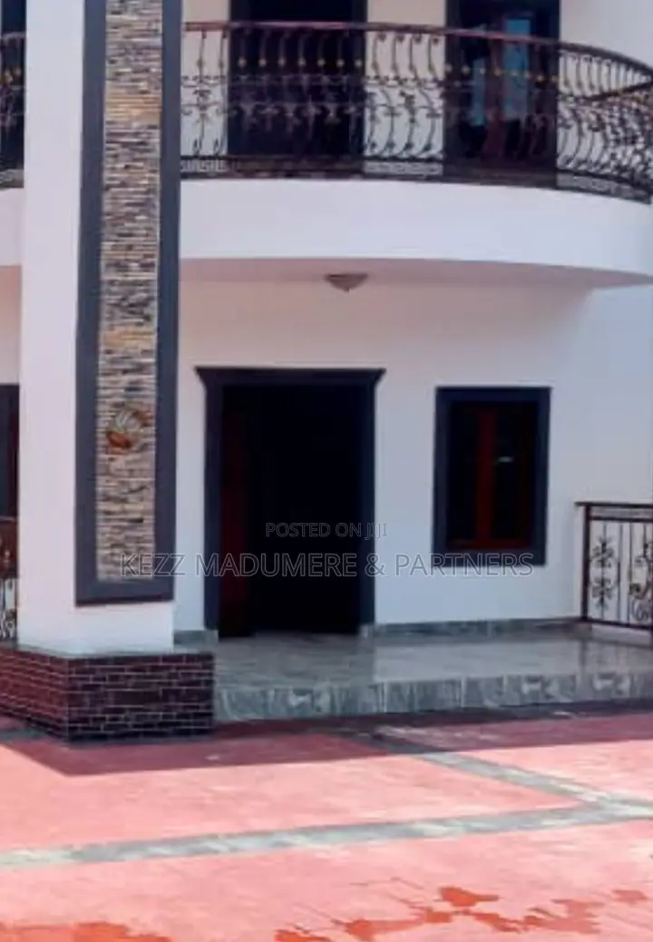 5bdrm Duplex in Near Rocha'S, Owerri for sale in Owerri