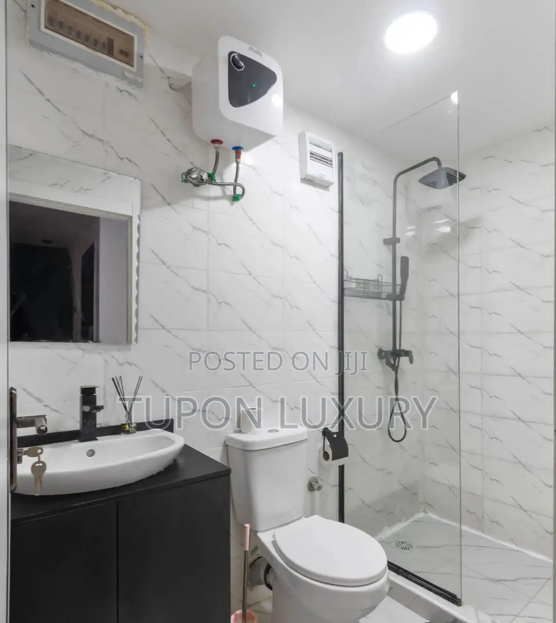 Luxury 1bedroom Apartment With Ps5 Snooker in Lekki Phase 1