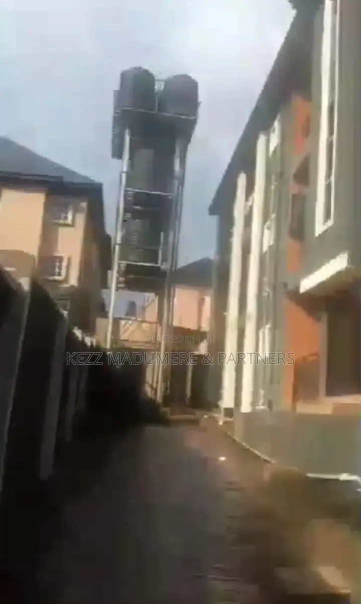 20bdrm Block of Flats in Monarch , After for sale in Enugu