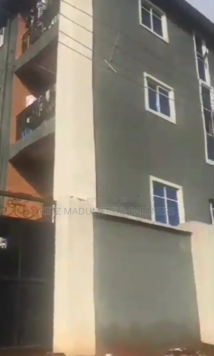 20bdrm Block of Flats in Monarch , After for sale in Enugu