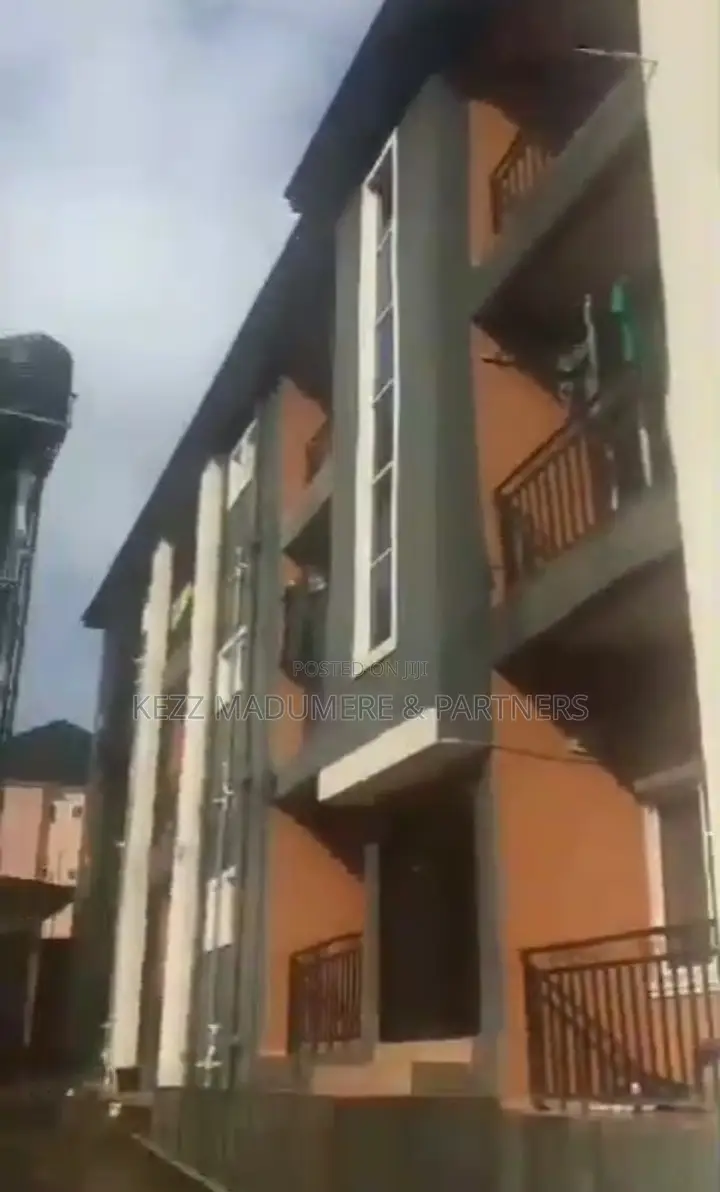 20bdrm Block of Flats in Monarch , After for sale in Enugu