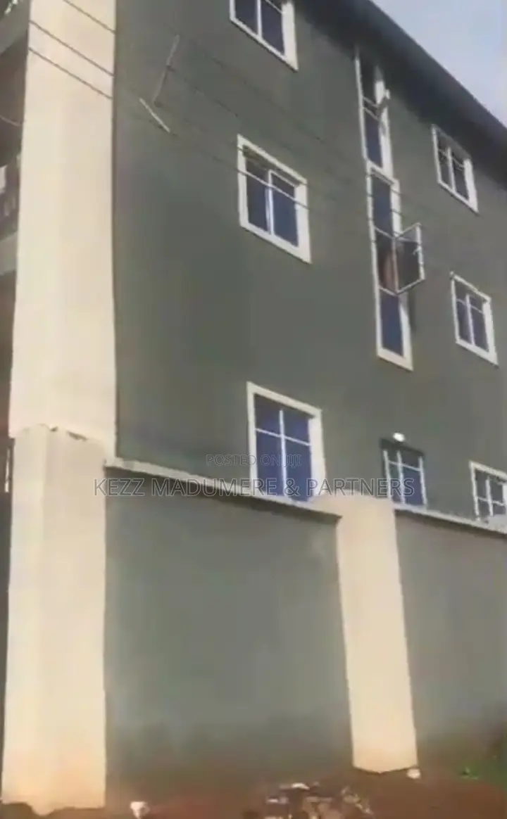 20bdrm Block of Flats in Monarch , After for sale in Enugu