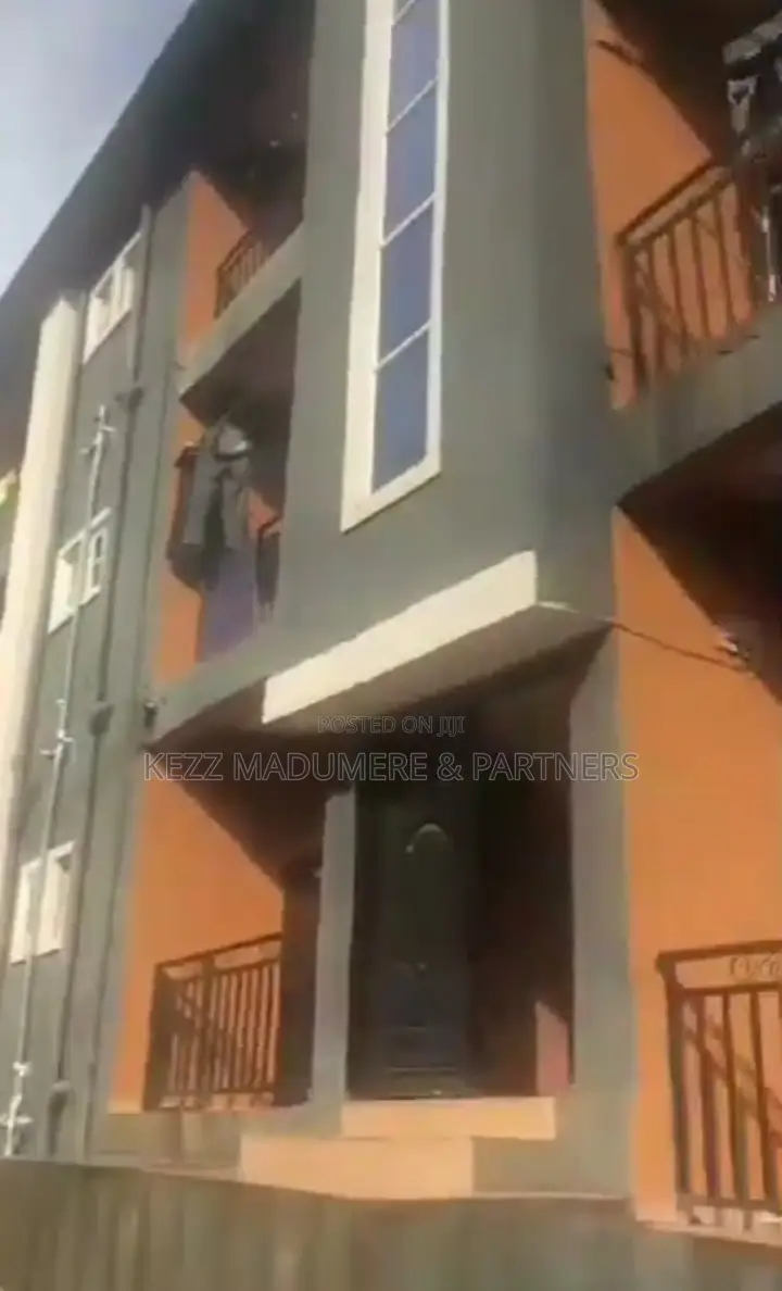 20bdrm Block of Flats in Monarch , After for sale in Enugu