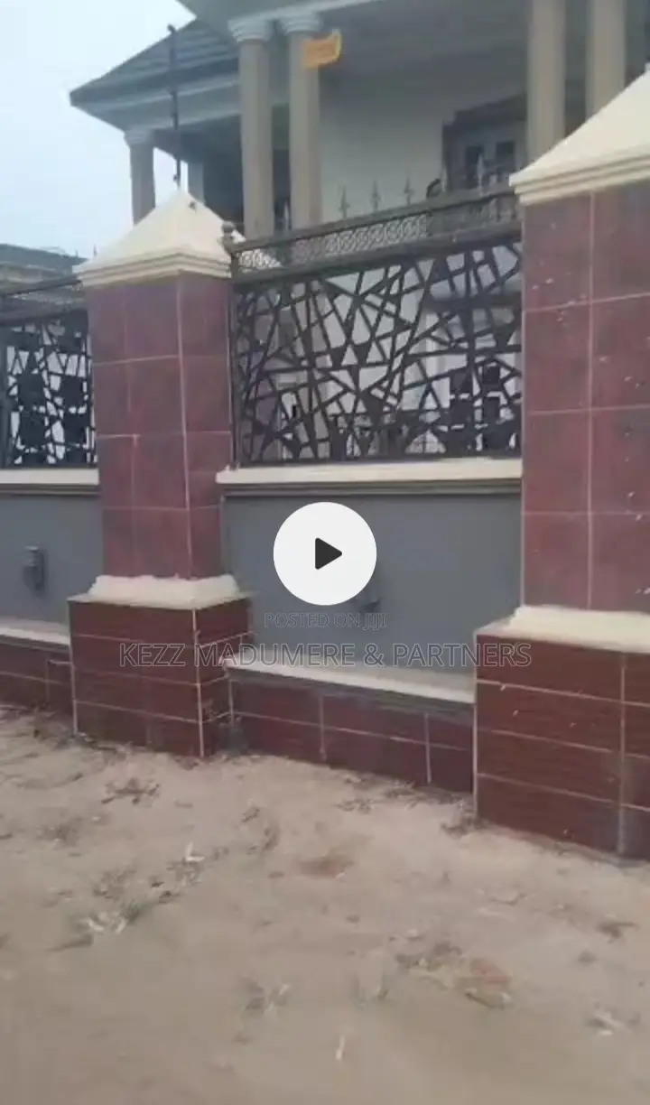 6bdrm Duplex in Akanawu Estate , for sale in Owerri