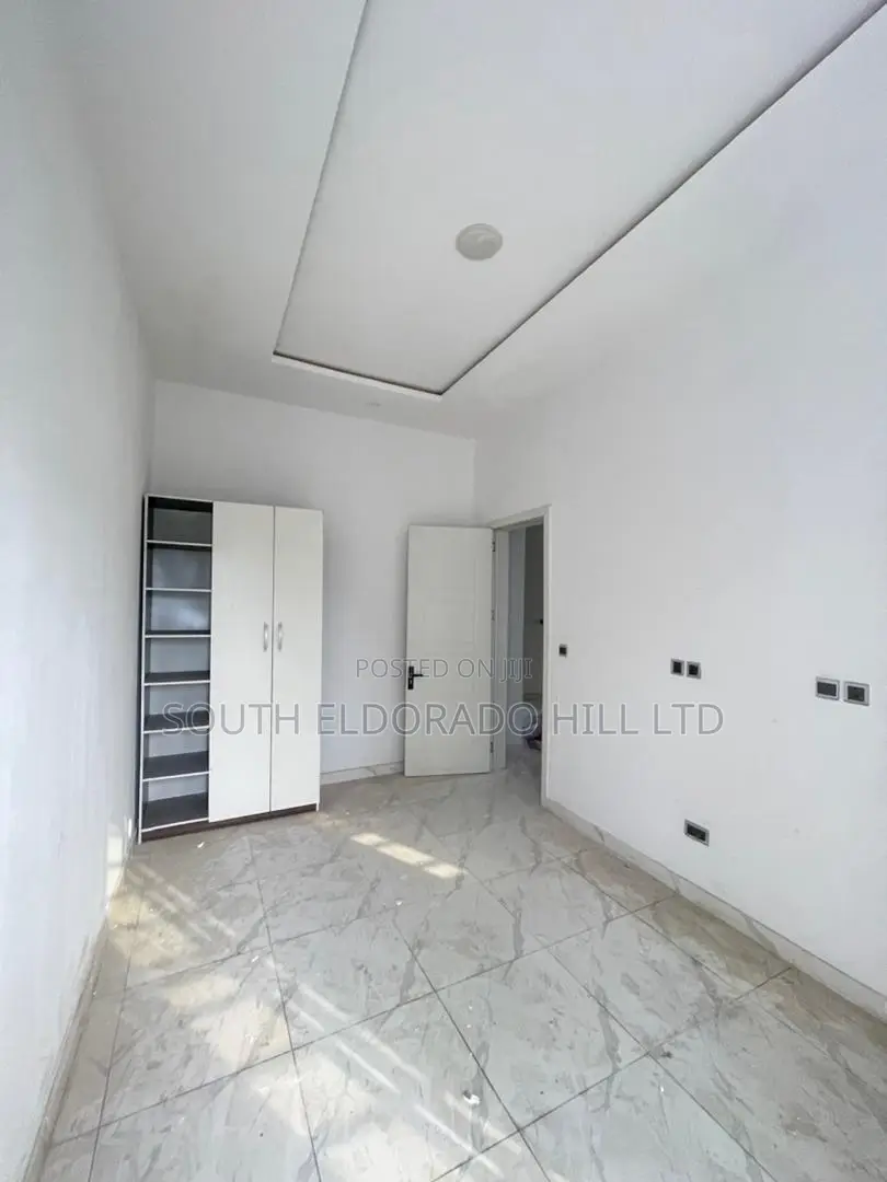 4bdrm Duplex in Osapa london for sale in Osapa london