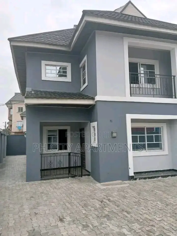 3bdrm Duplex in Shell Corperative, Port-Harcourt for sale in Port-Harcourt