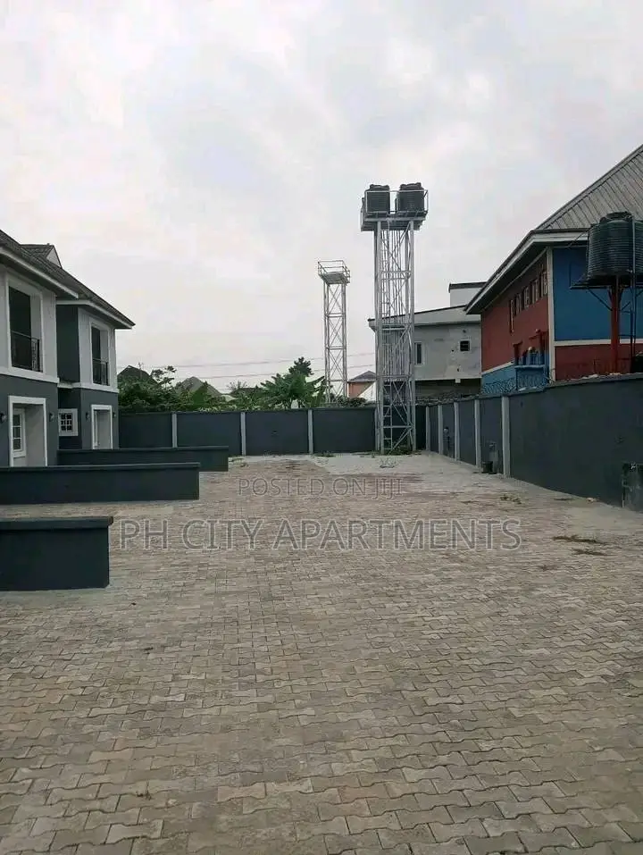 3bdrm Duplex in Shell Corperative, Port-Harcourt for sale in Port-Harcourt