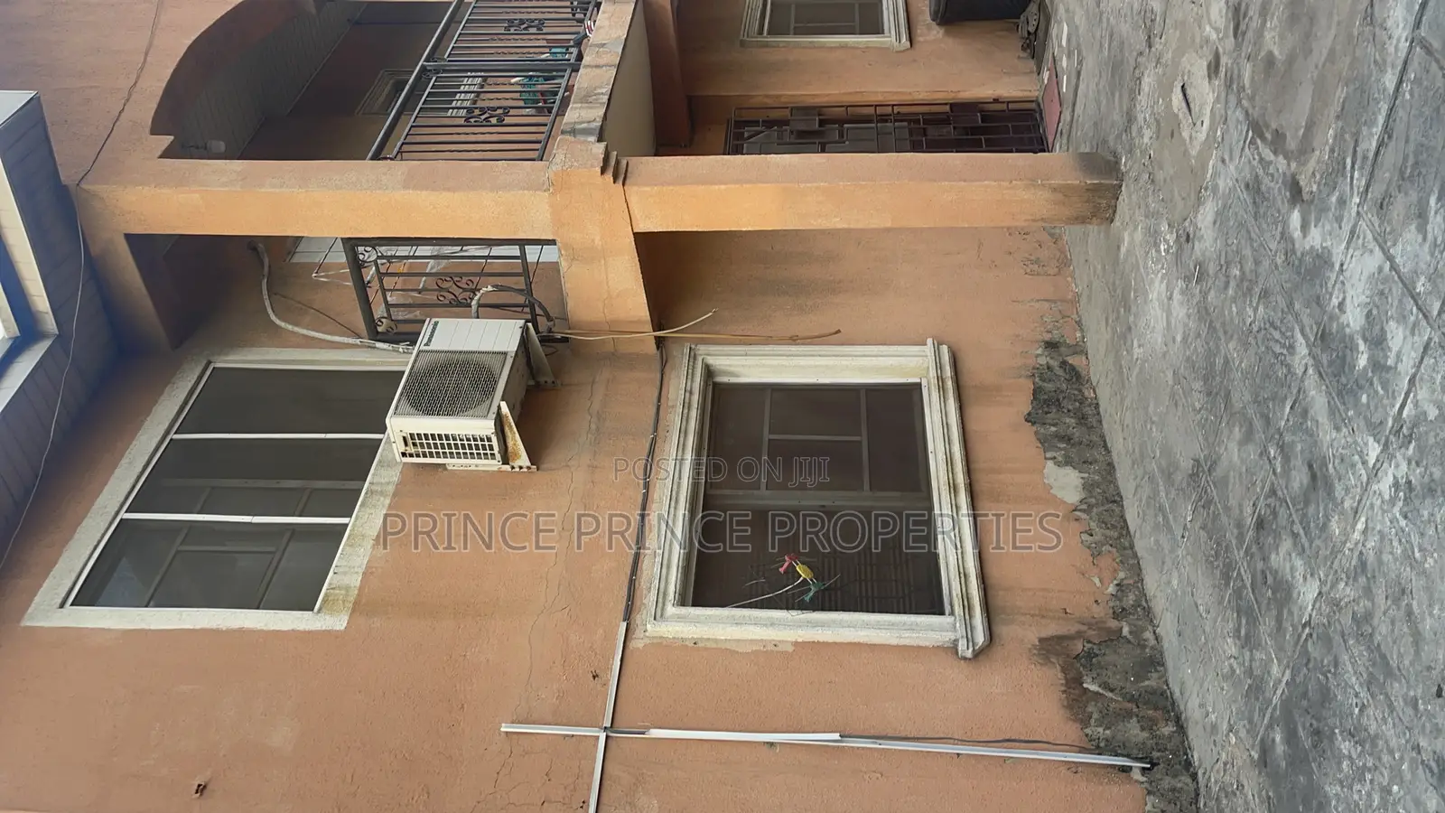 3bdrm Block of Flats in Surulere for sale in Surulere