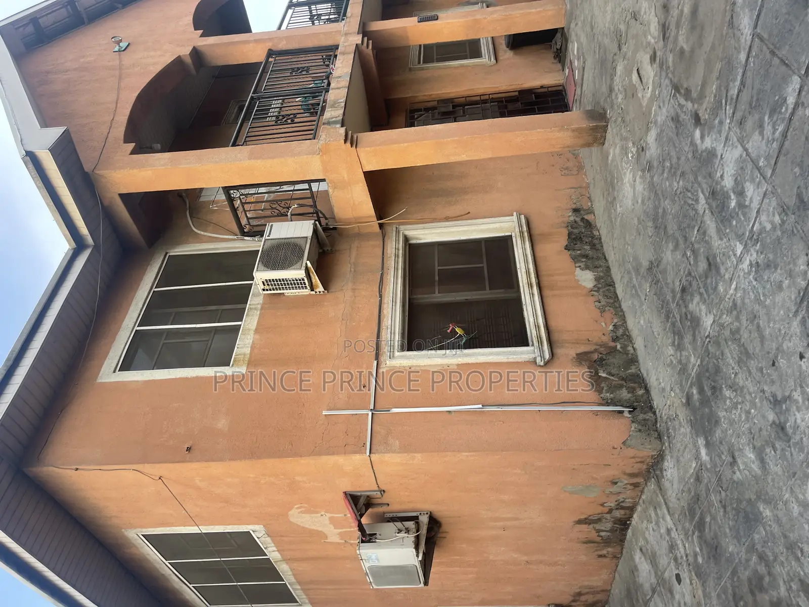 3bdrm Block of Flats in Surulere for sale in Surulere