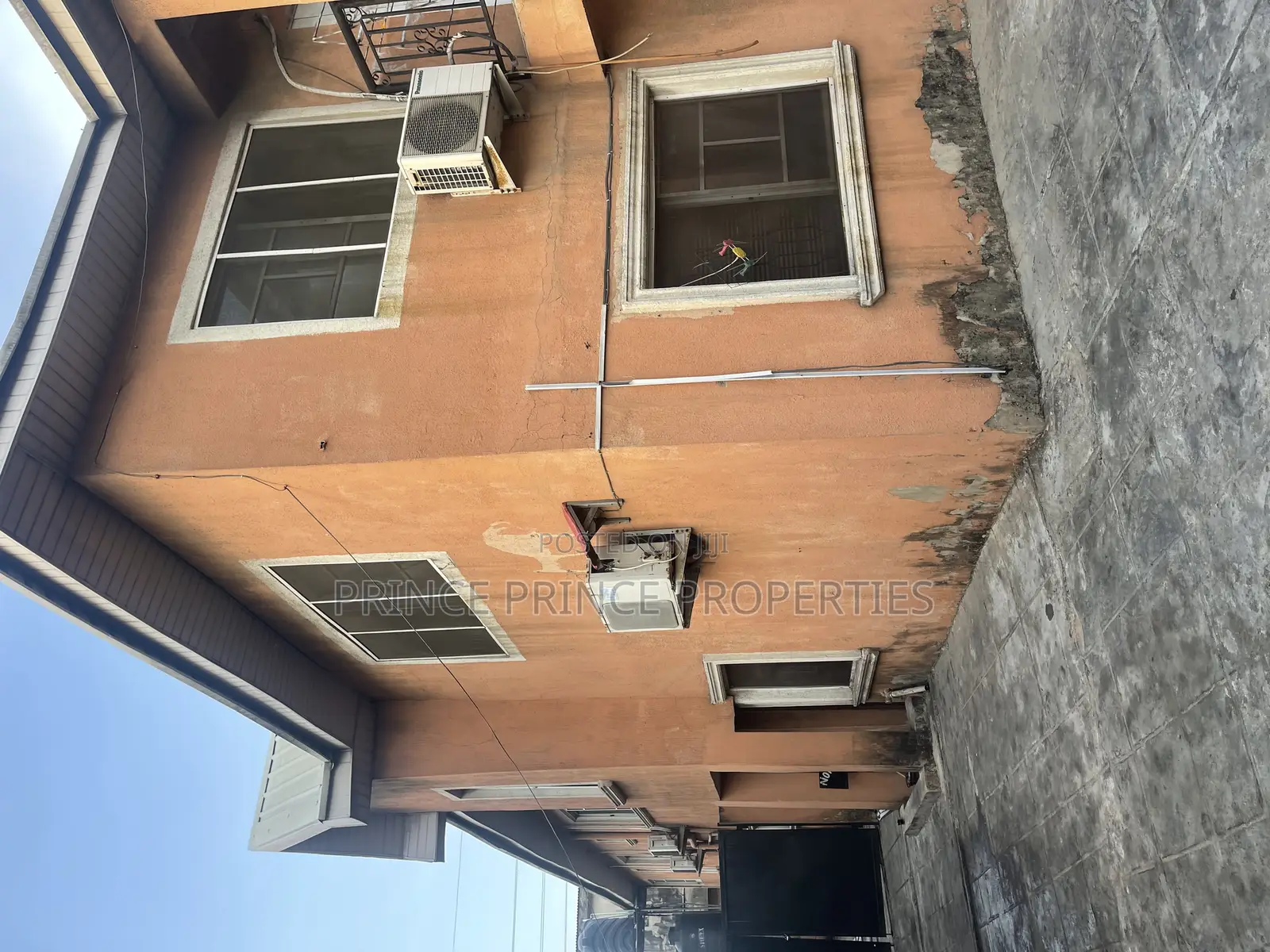 3bdrm Block of Flats in Surulere for sale in Surulere