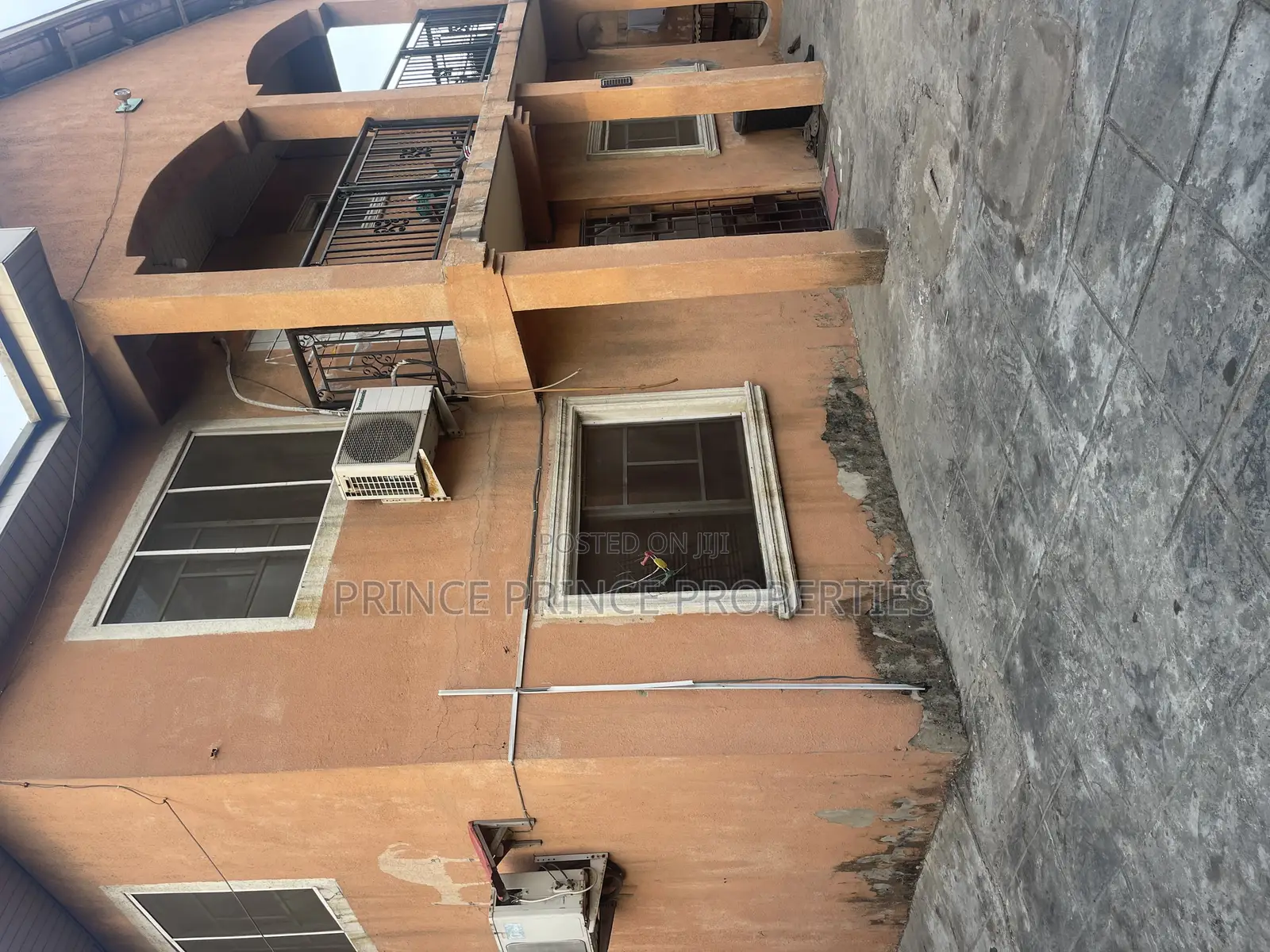 3bdrm Block of Flats in Surulere for sale in Surulere