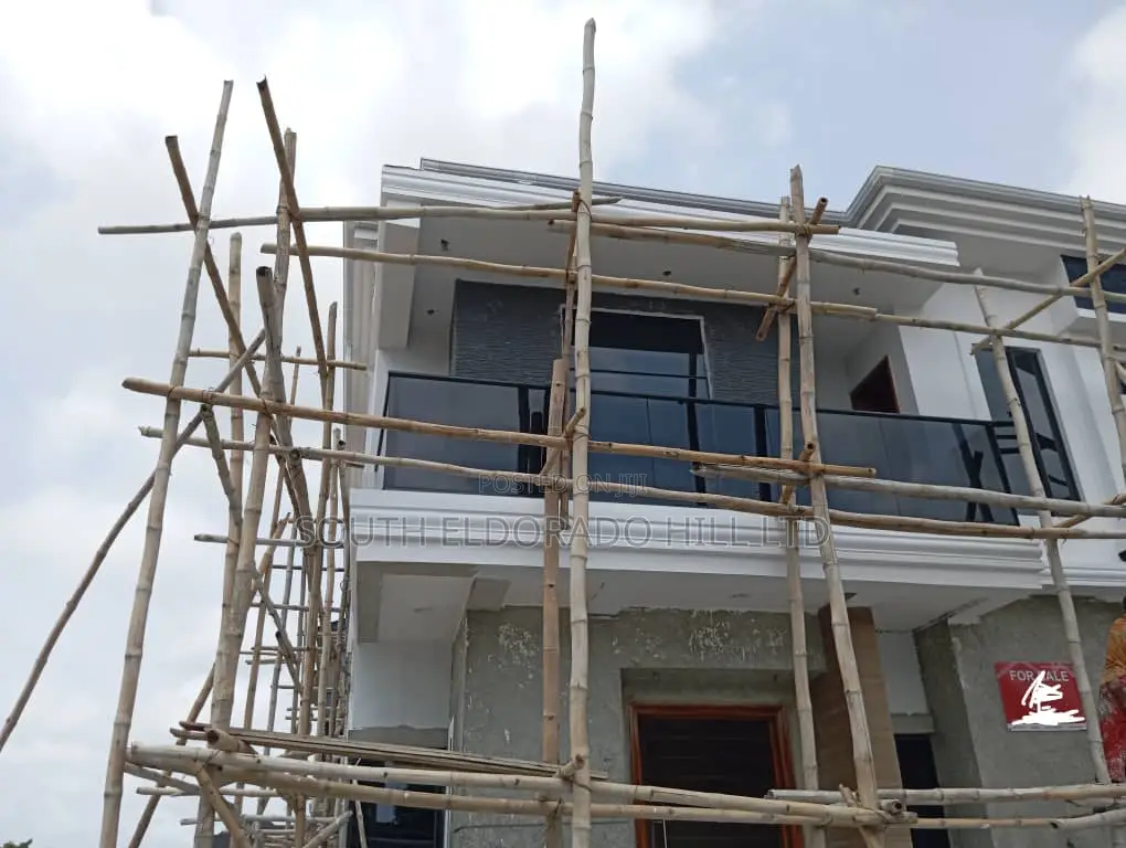 5bdrm Duplex in Mayfair Gardens, Awoyaya for sale in Awoyaya