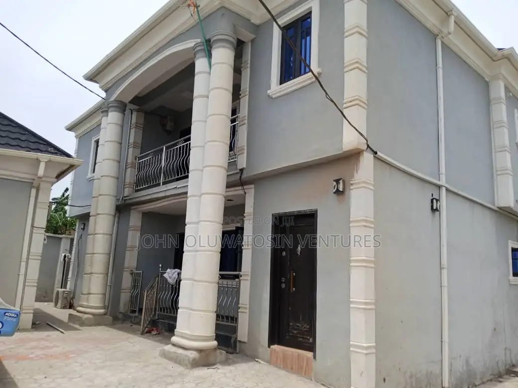 3bdrm Block of Flats in Obiwale, Ologuneru for rent in Ologuneru