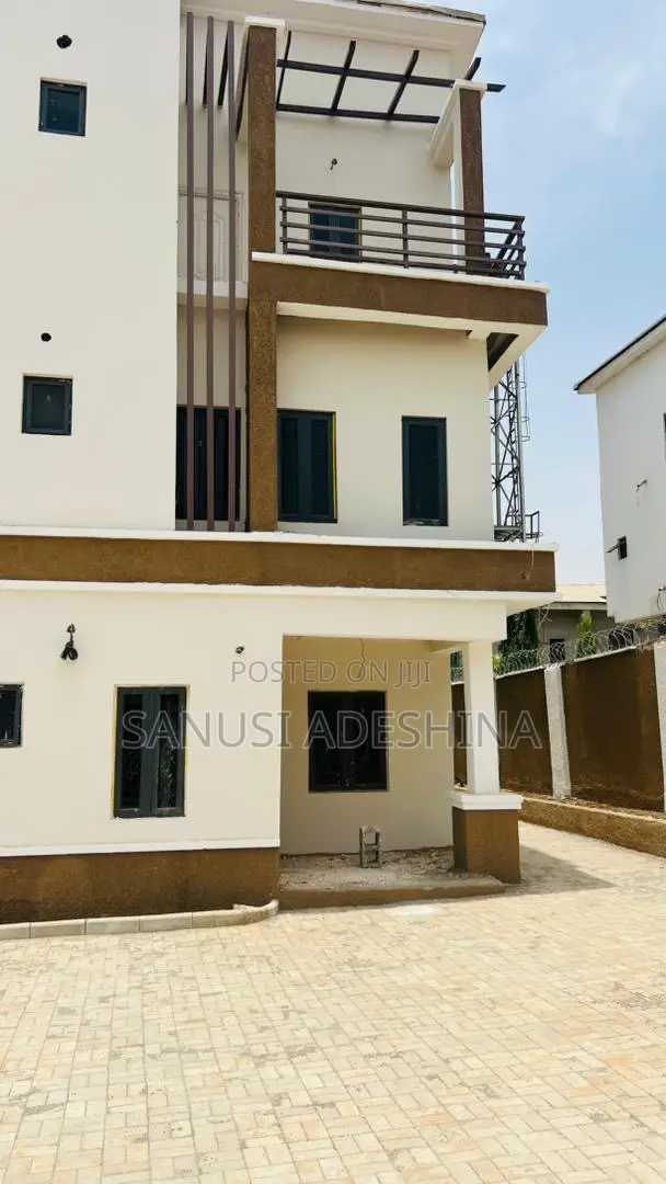 4bdrm Duplex in Jahi Abuja Nigerian for sale in Jahi