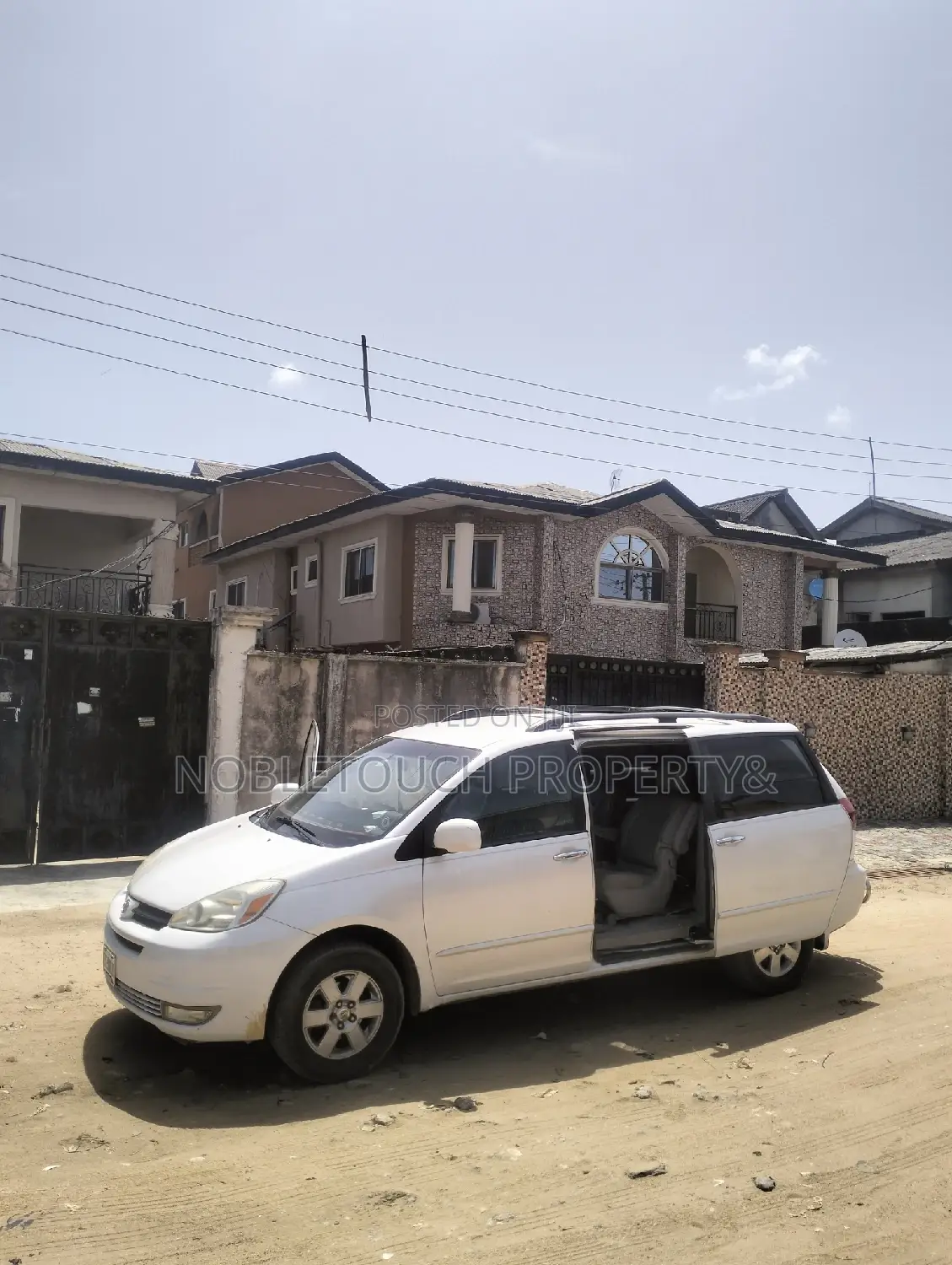 3bdrm Block of Flats in Amuwo Odofin Lagos for sale in Amuwo-Odofin
