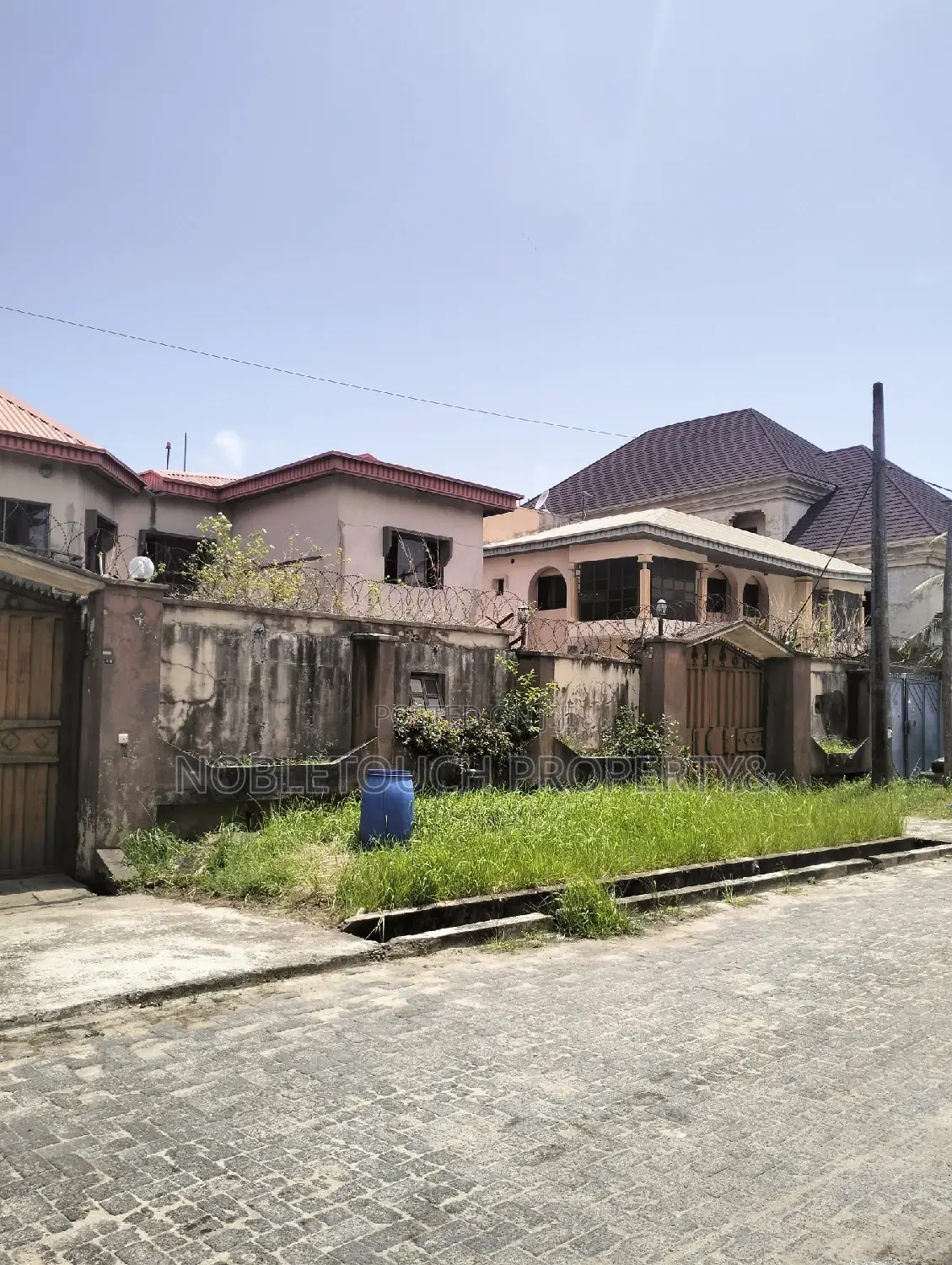 5bdrm Duplex in Amuwo Odofin Lagos for sale in Amuwo-Odofin