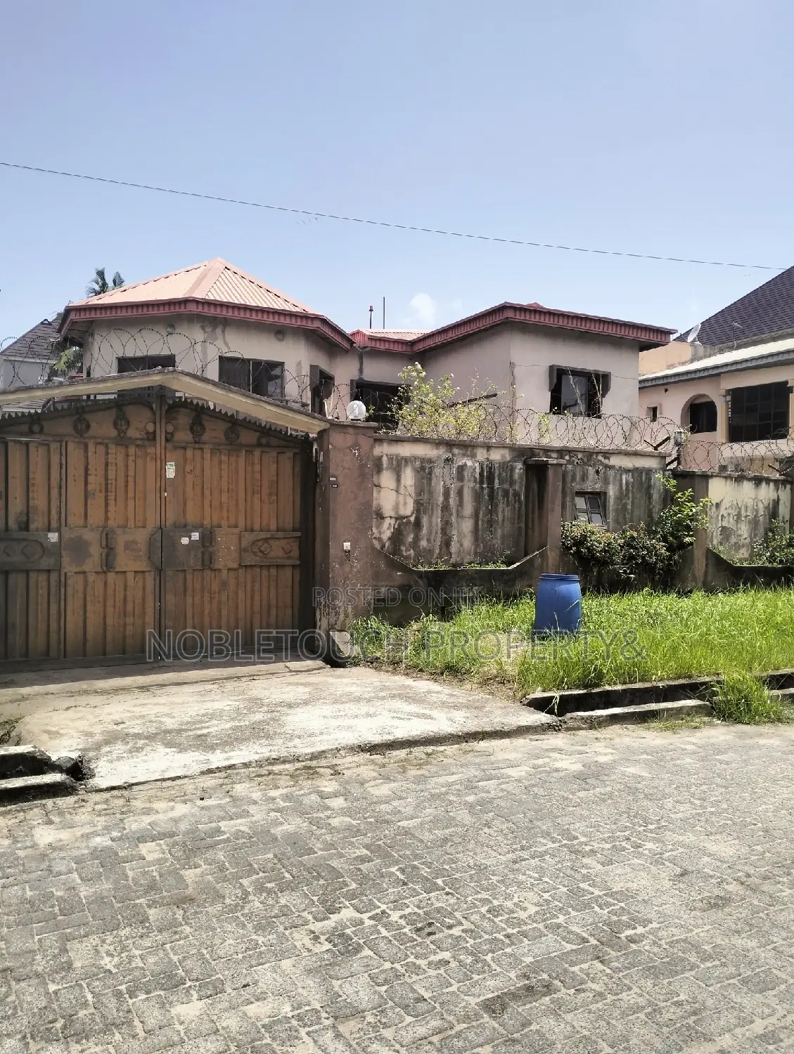 5bdrm Duplex in Amuwo Odofin Lagos for sale in Amuwo-Odofin