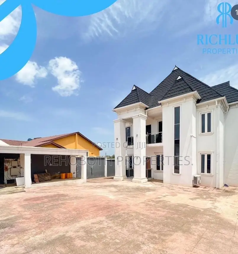 7bdrm Duplex in Akala Estate, Ibadan for sale in Ibadan