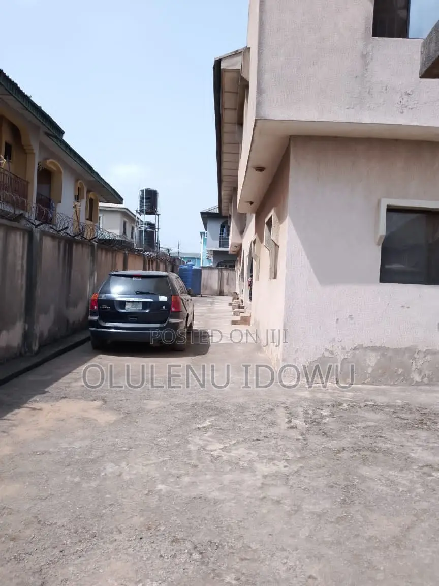 Furnished 2bdrm Block of Flats in Alimosho for sale in Alimosho