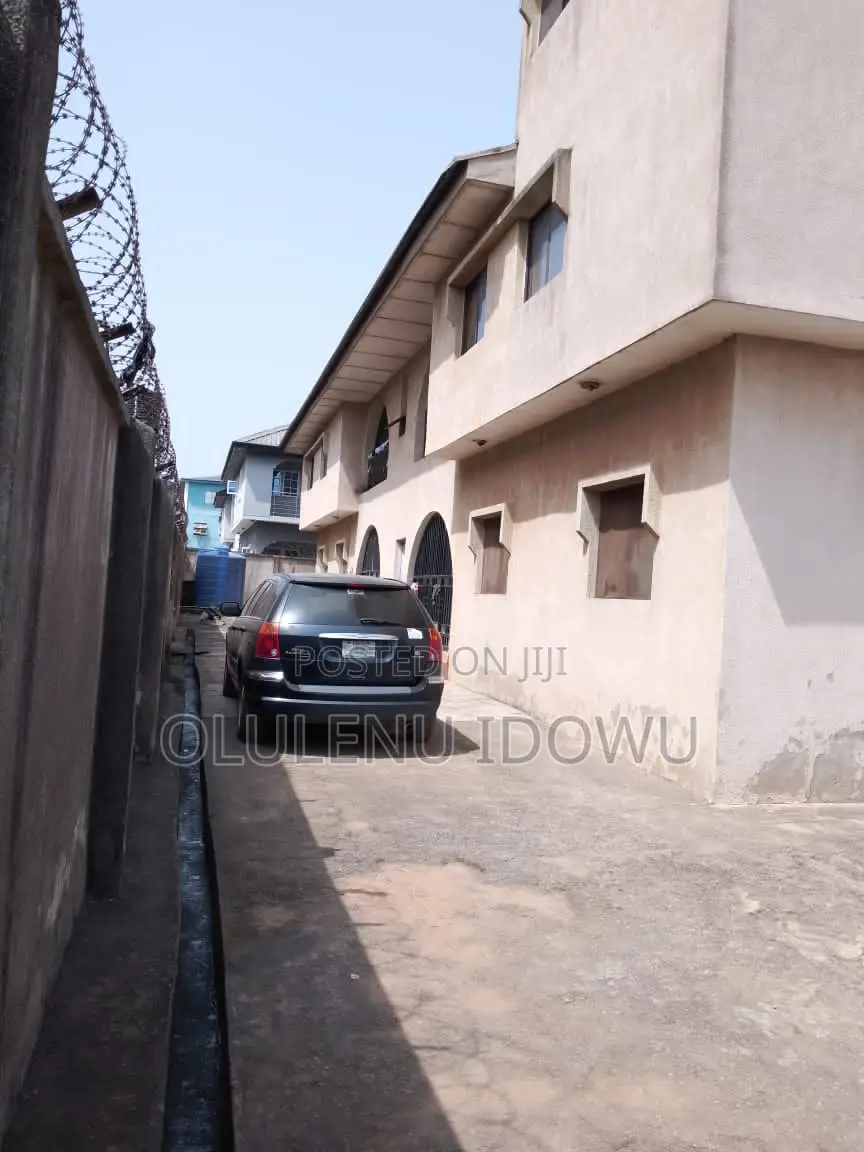 Furnished 2bdrm Block of Flats in Alimosho for sale in Alimosho