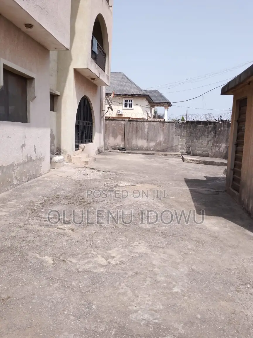 Furnished 2bdrm Block of Flats in Alimosho for sale in Alimosho