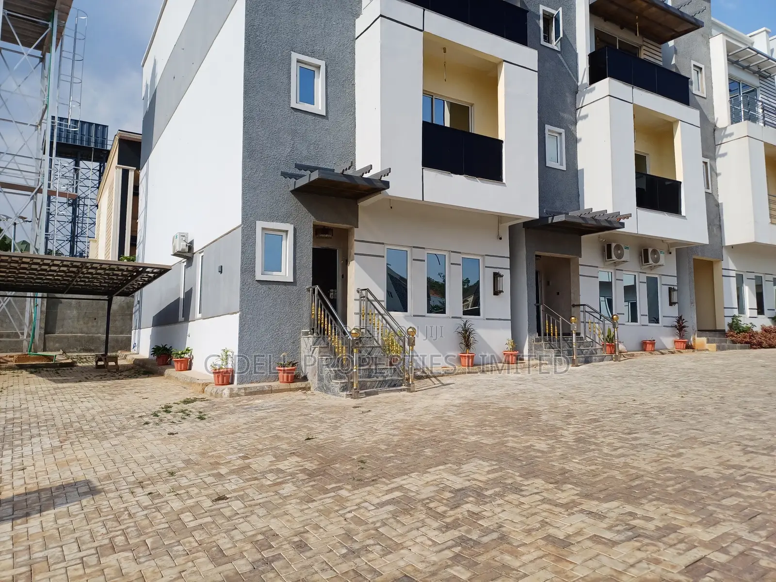 4bdrm Townhouse/Terrace in Guzape District for Sale in Guzape District