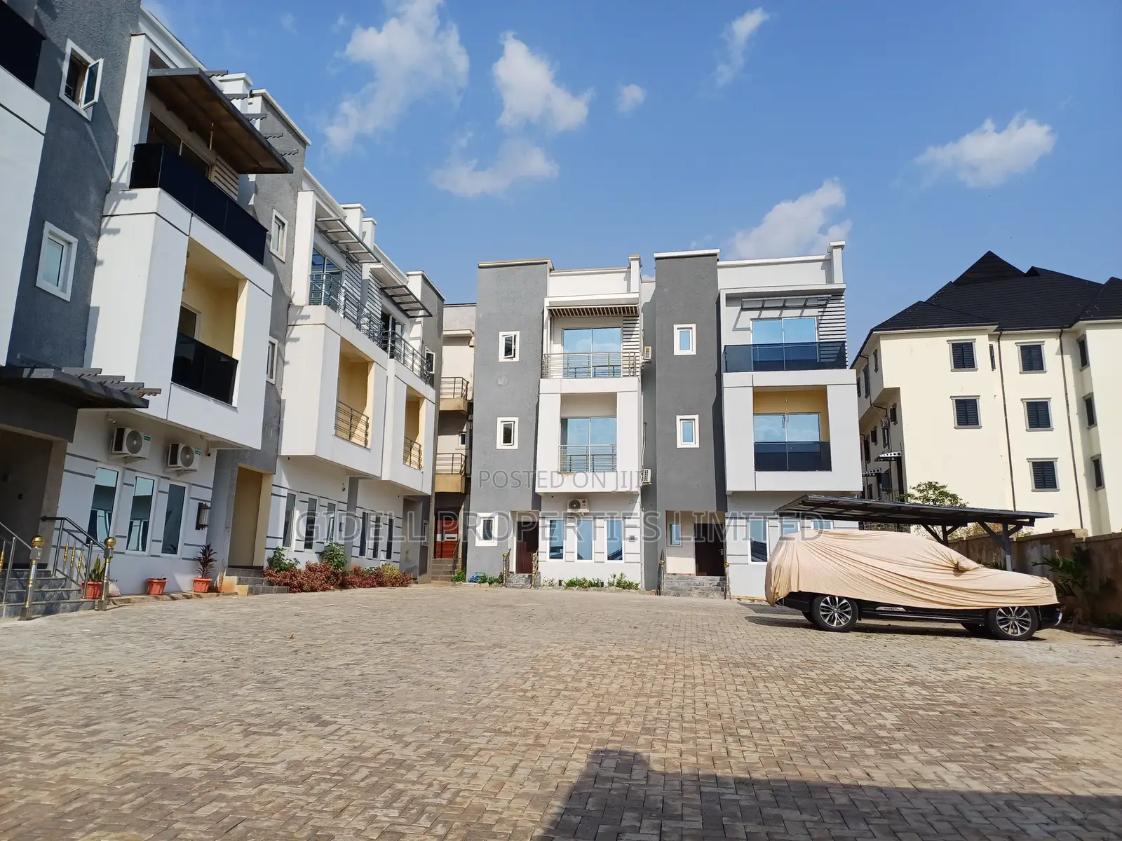 4bdrm Townhouse/Terrace in Guzape District for Sale in Guzape District