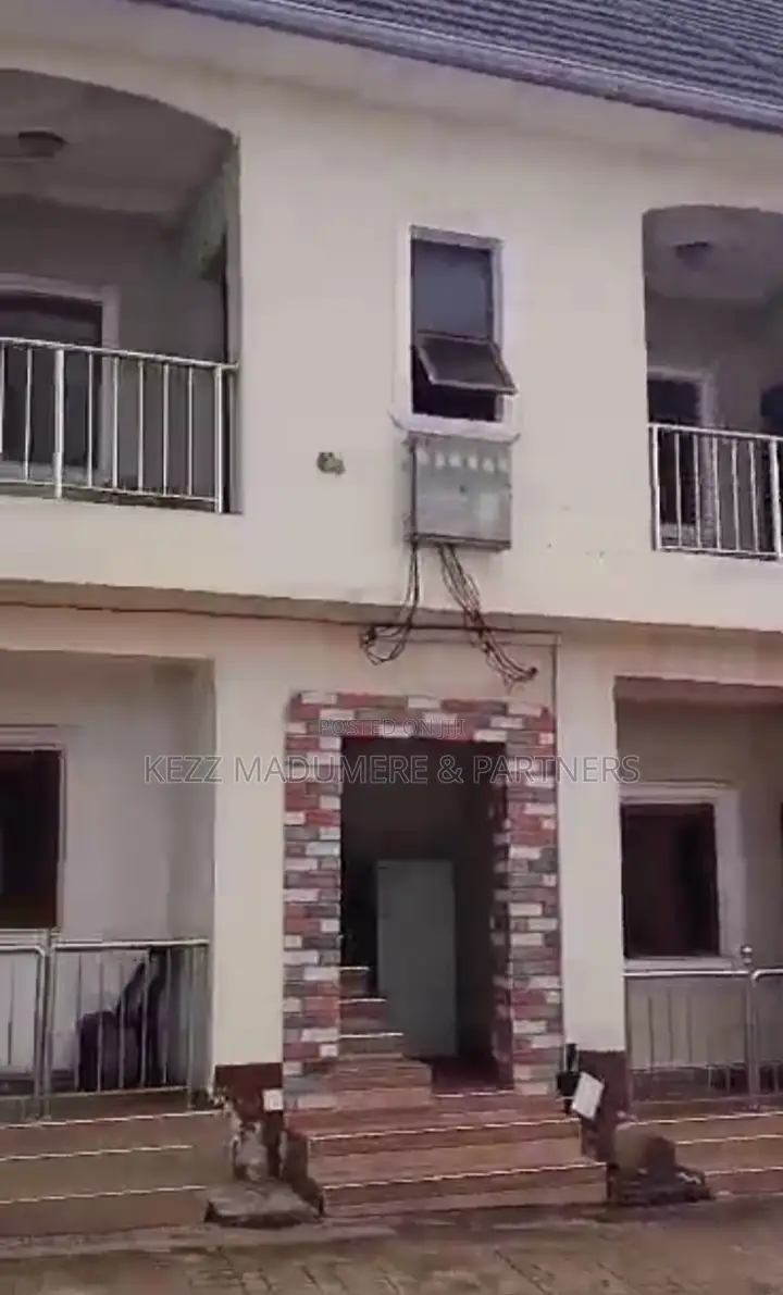 8bdrm Block of Flats in Near Ngozi Estate , for sale in Awka