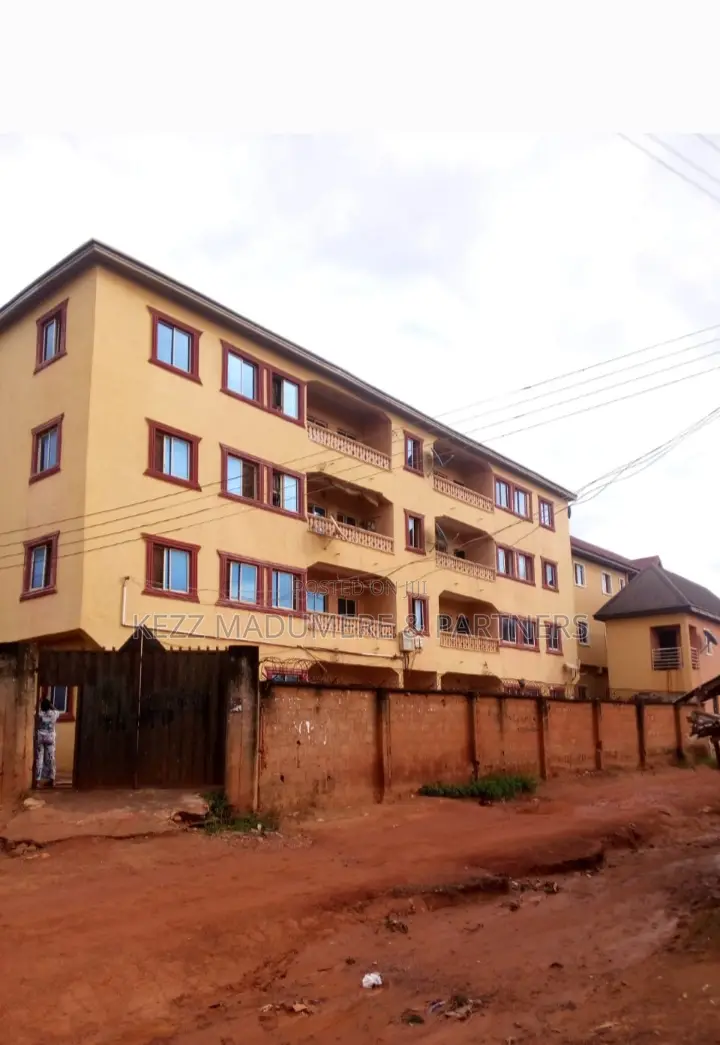 8bdrm Block of Flats in Enugu , Enugu State for sale in Enugu