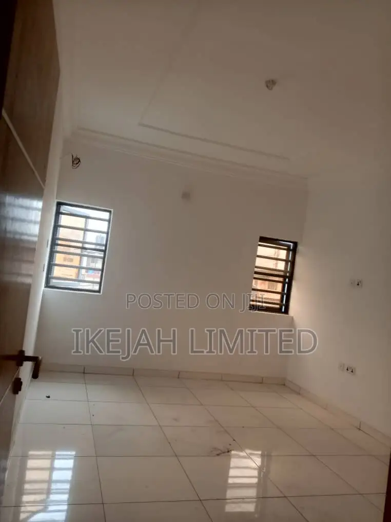 3bdrm Block of Flats in Landcept Properties, Omole Phase 2 for sale in Omole Phase 2