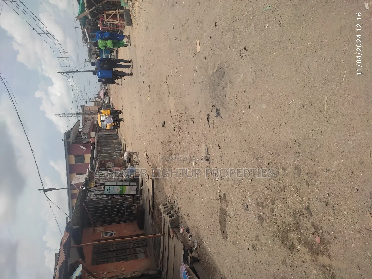 A Distress Sale,Demolishable Structure for Sale at Surulere in Surulere