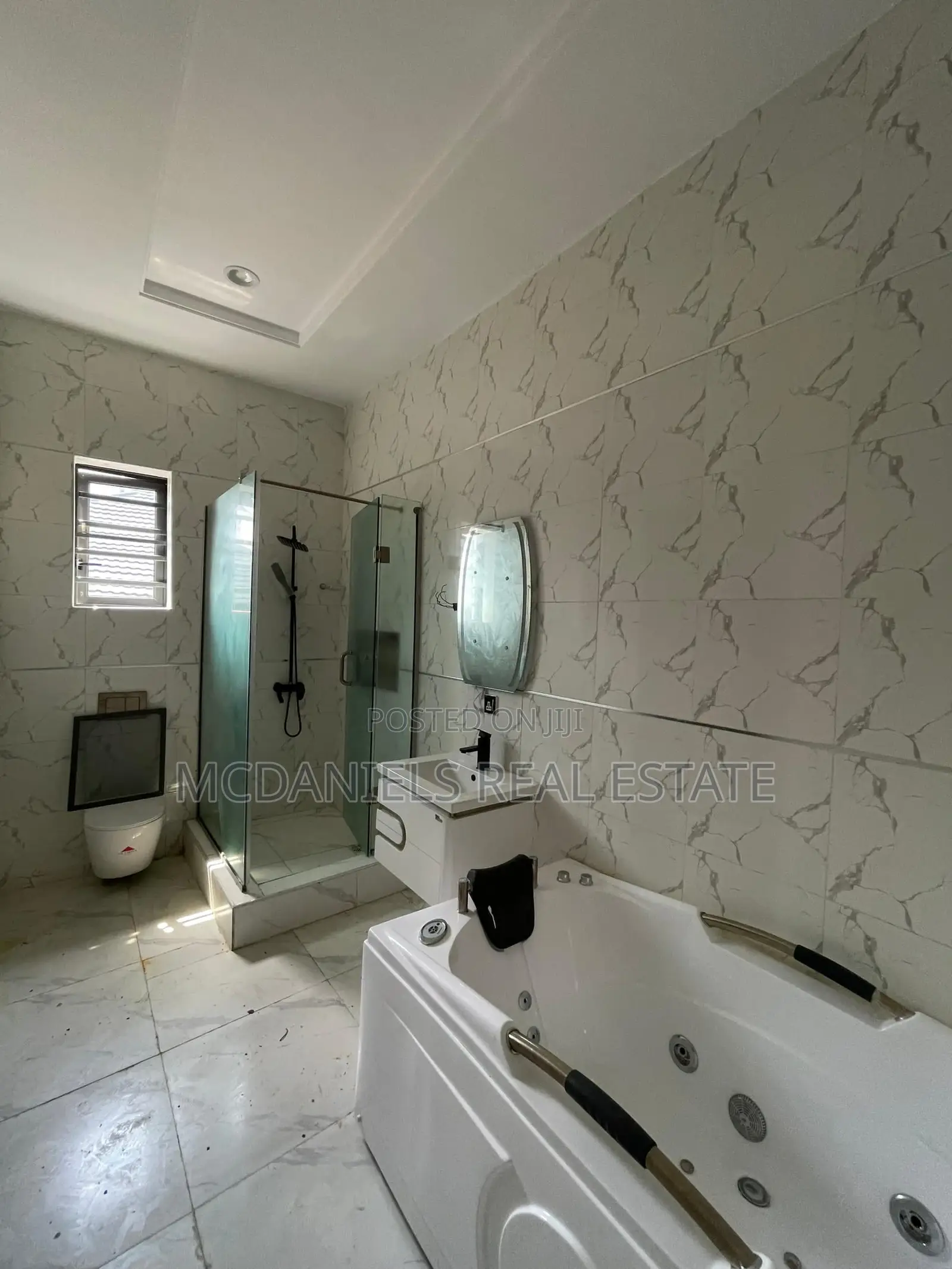 5bdrm Duplex in Ikate for sale in Ikate