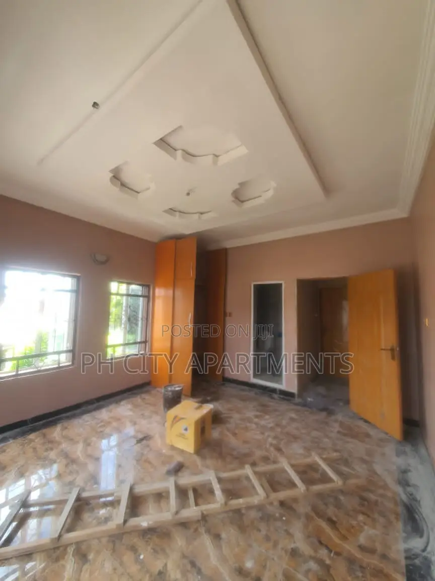 2bdrm Block of Flats in Radio Estate, Rumuigbo for rent in Rumuigbo
