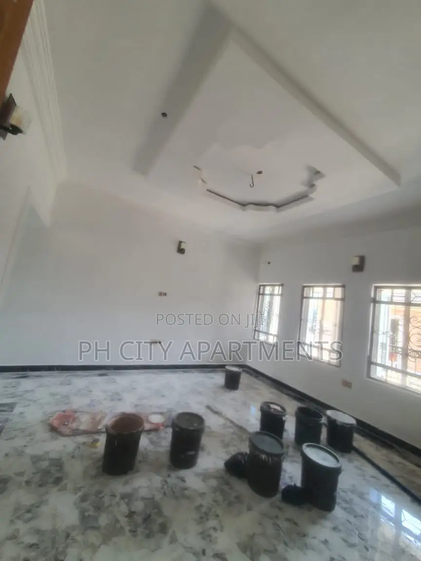 2bdrm Block of Flats in Radio Estate, Rumuigbo for rent in Rumuigbo