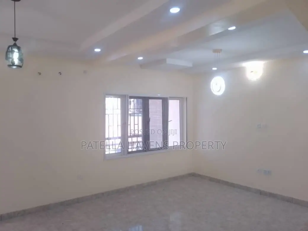 Spacious 4 Bedroom Flat(2nd Floor) in Guzape District