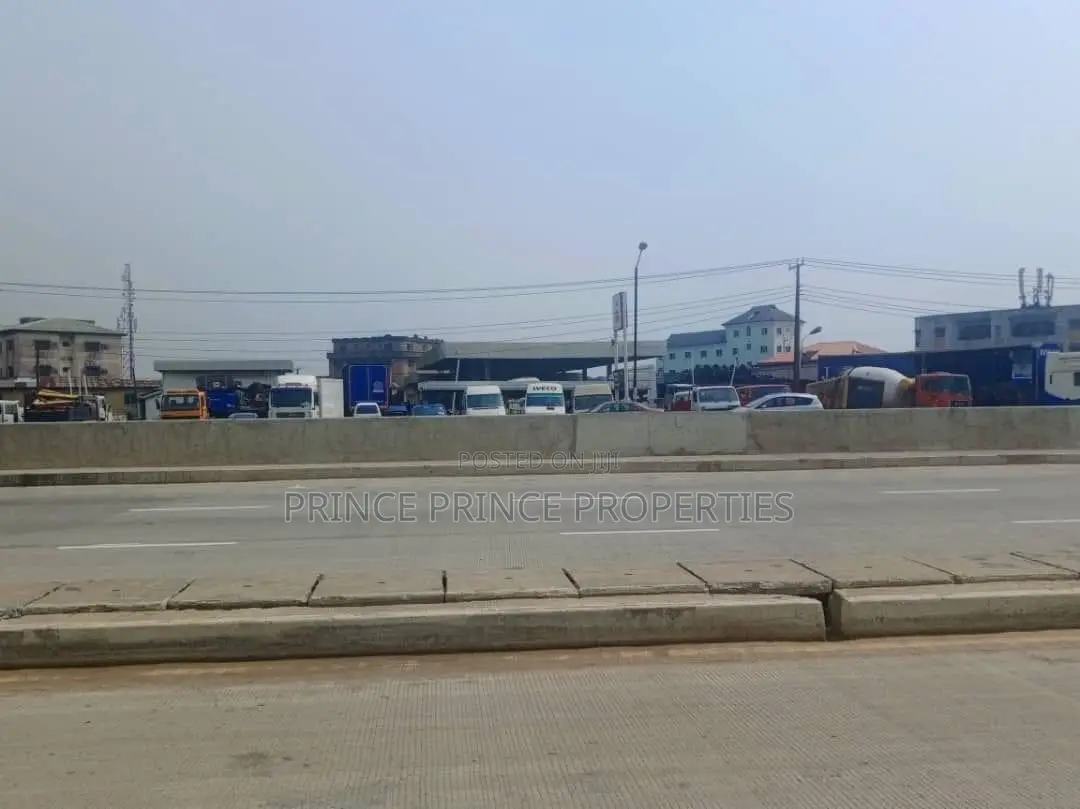Title: Registered Deed and Certified by DPR. in Surulere