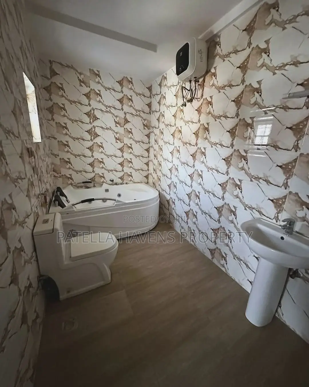 Spacious 4 Bedroom Flat(2nd Floor) in Guzape District