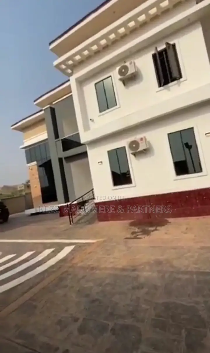 Furnished 6bdrm Duplex in Golf Estate Annex , for sale in Enugu