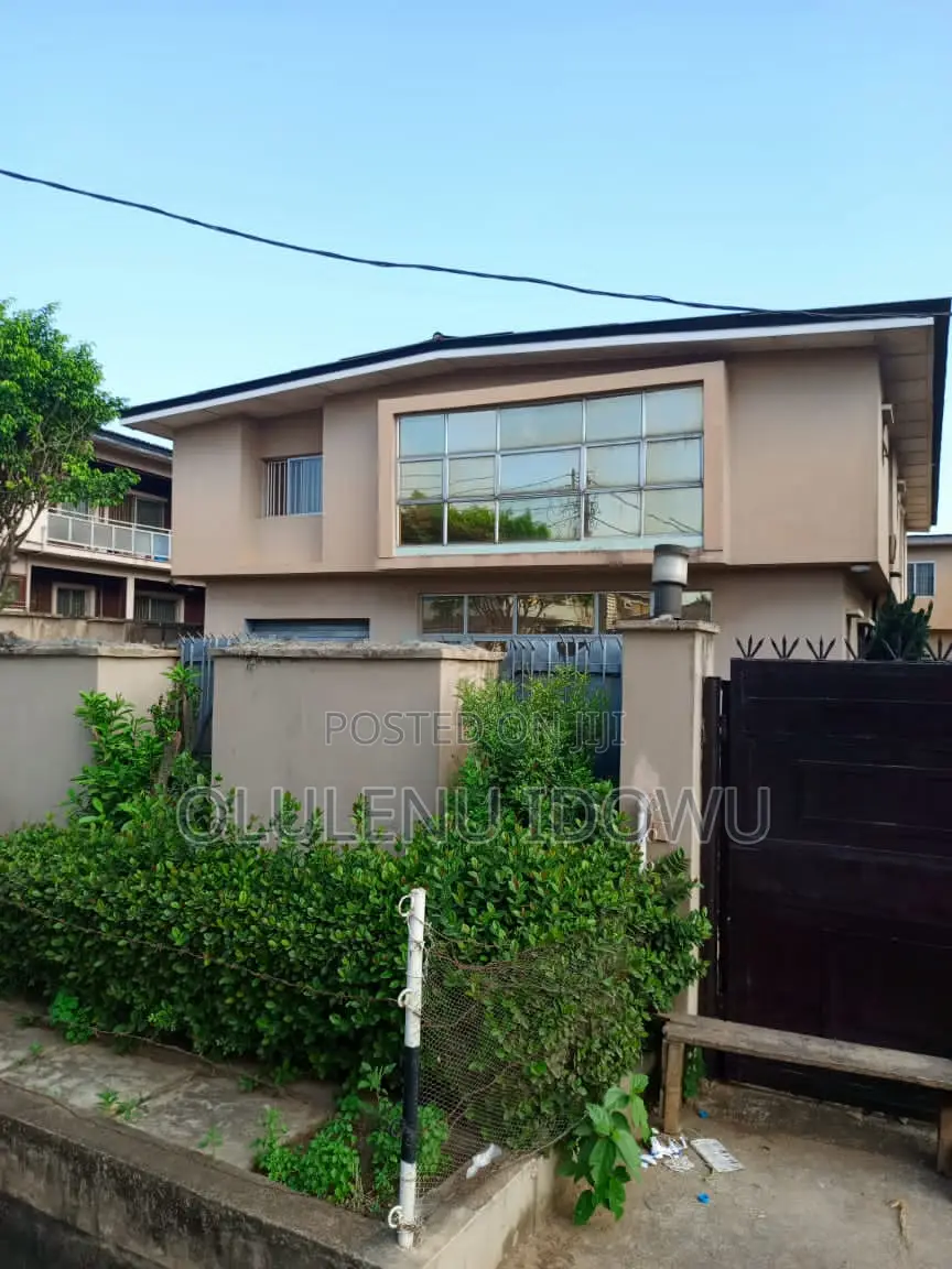 Furnished 5bdrm Duplex in Alimosho for sale in Alimosho