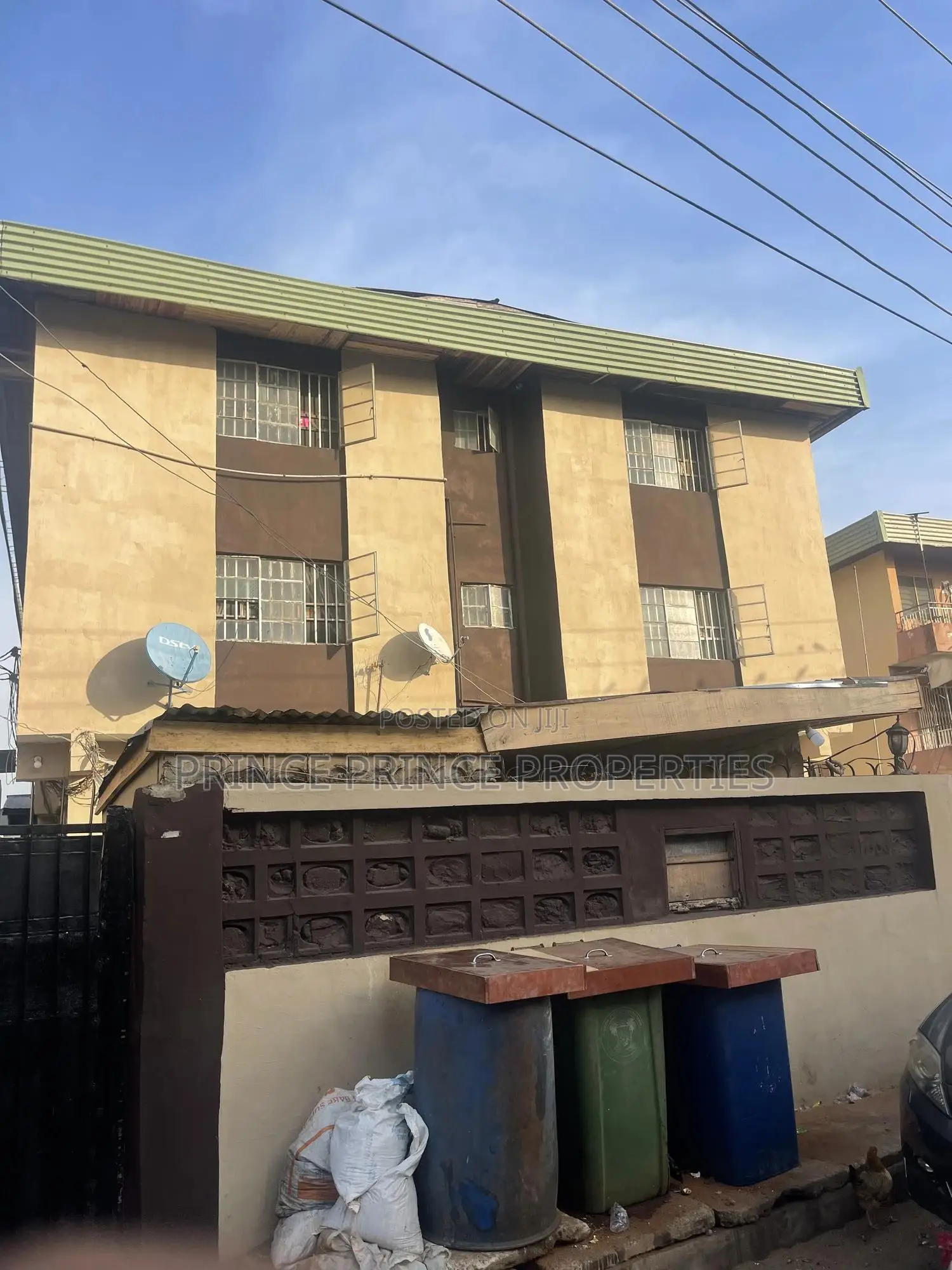 3bdrm Block of Flats in Surulere for sale in Surulere