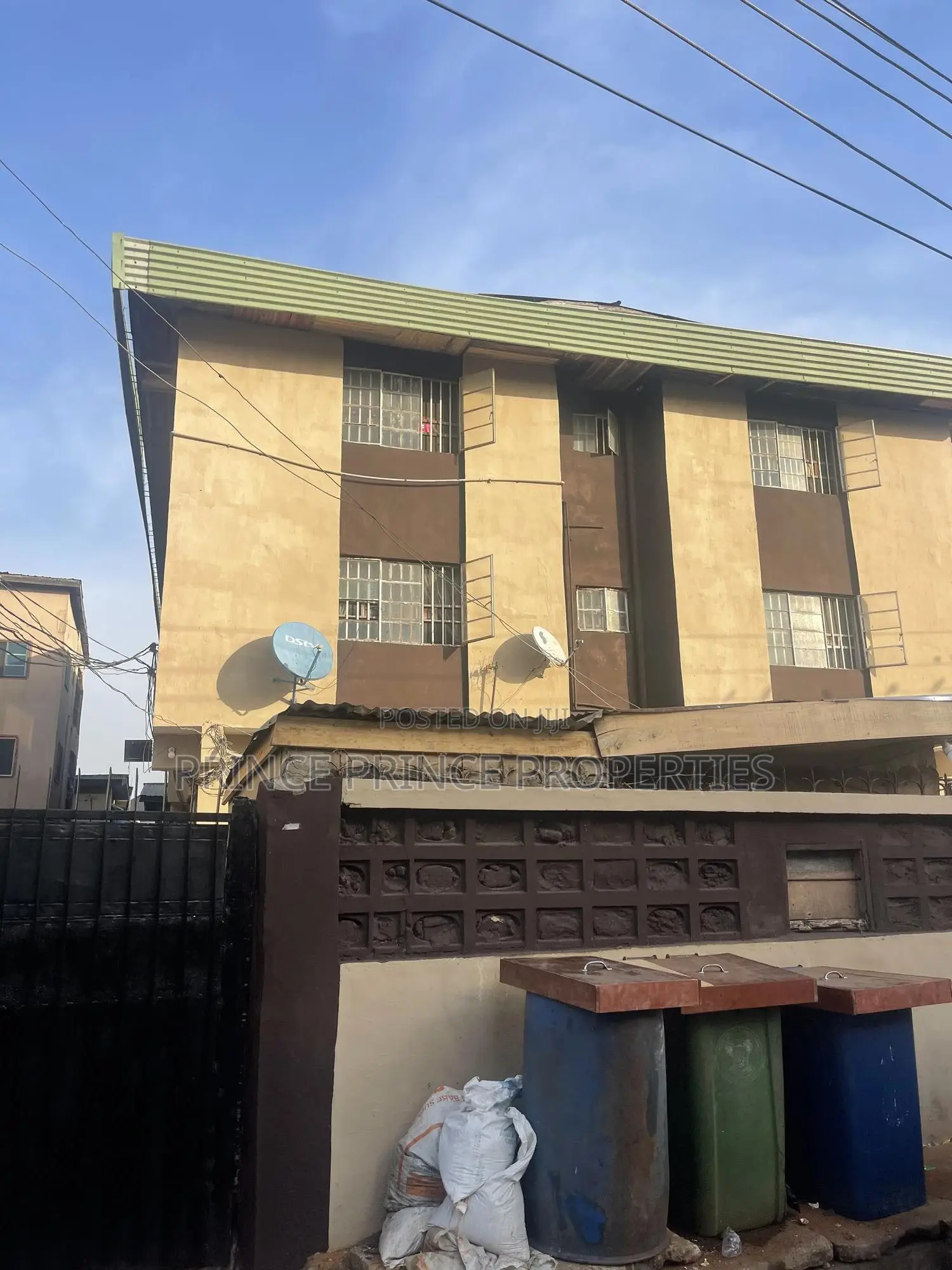 3bdrm Block of Flats in Surulere for sale in Surulere