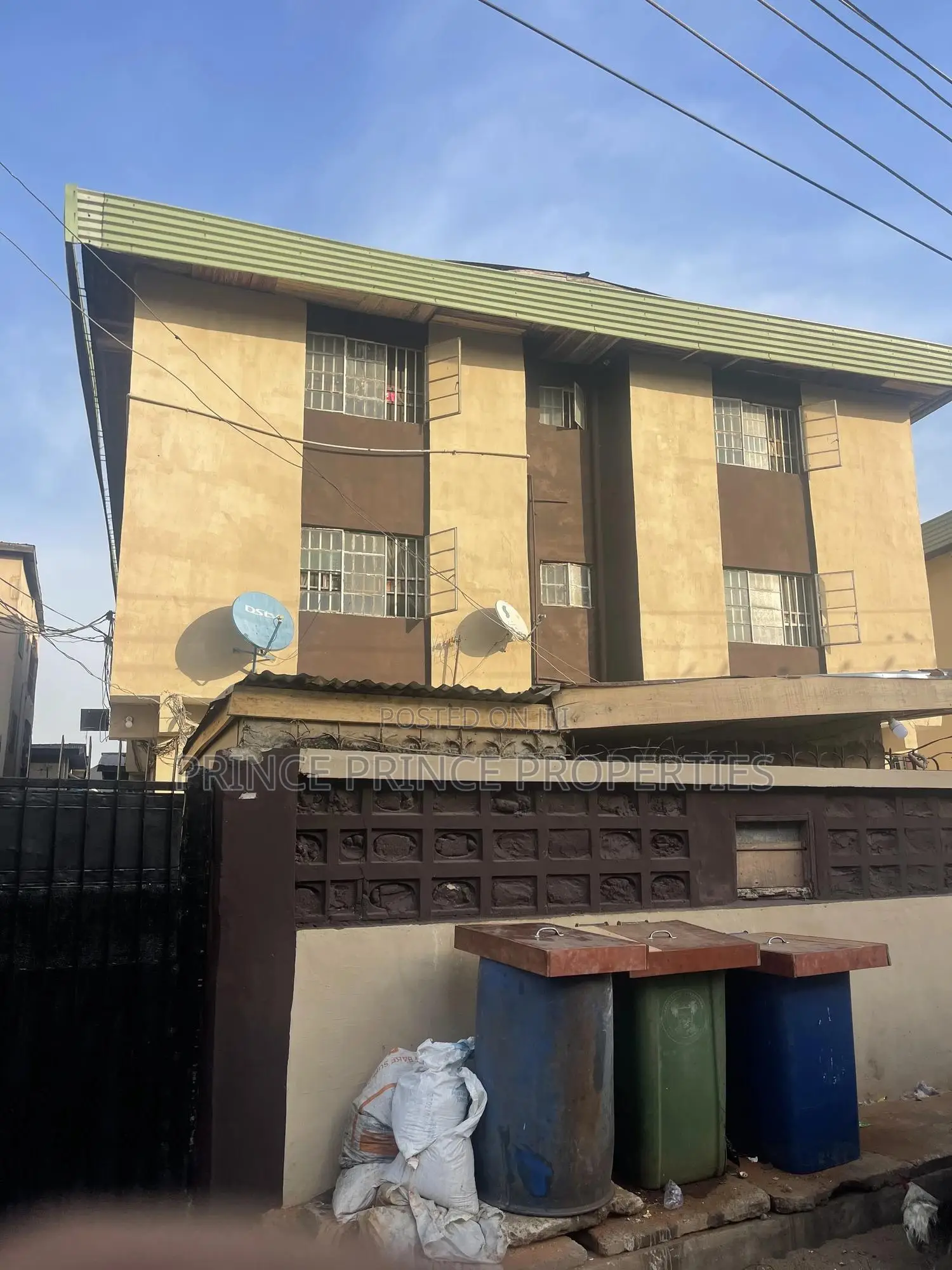 3bdrm Block of Flats in Surulere for sale in Surulere
