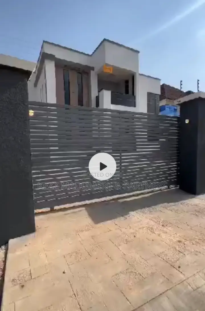 5bdrm Duplex in Centenary City for sale in Enugu