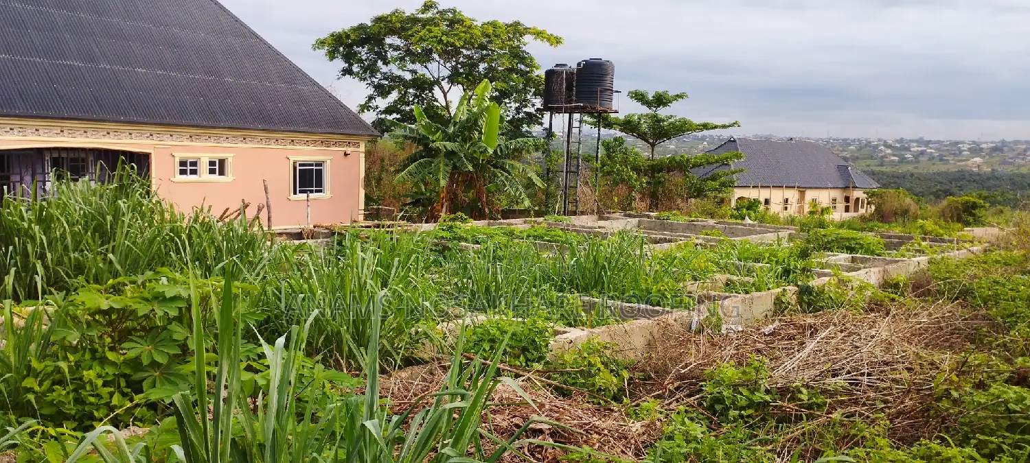 5bdrm Block Of Flats In Obah Community, Benin City For Sale in Benin City