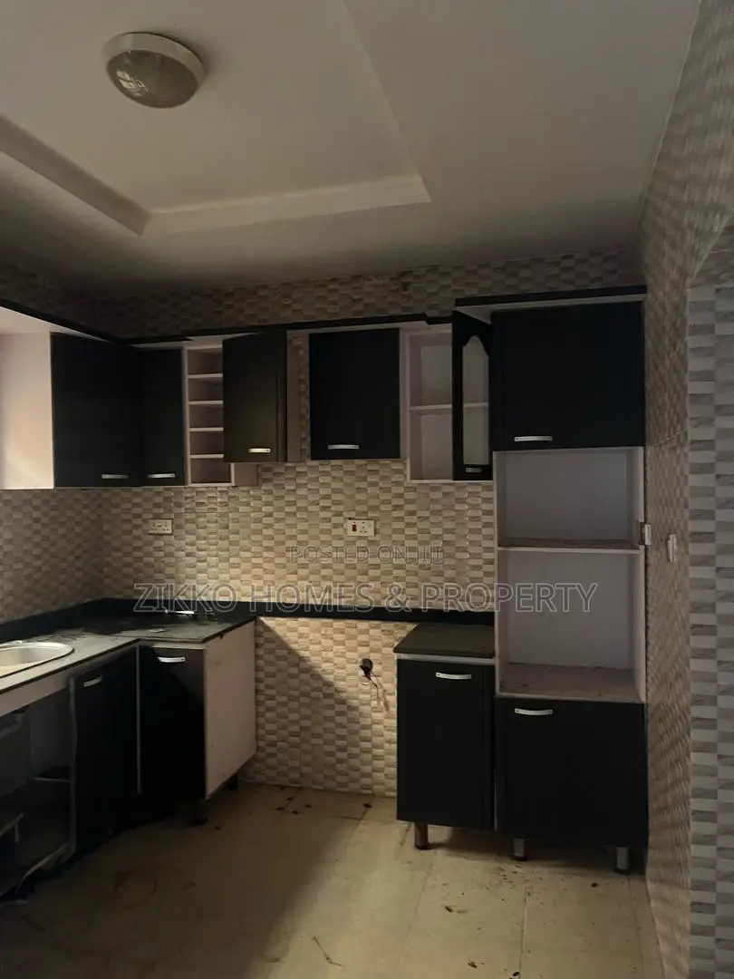 3bedroom Terrace Duplux for Sale in Chevron
