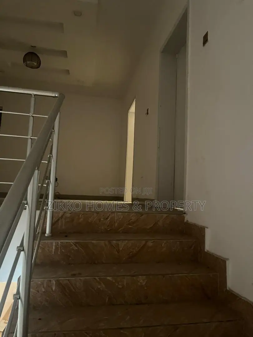 3bedroom Terrace Duplux for Sale in Chevron