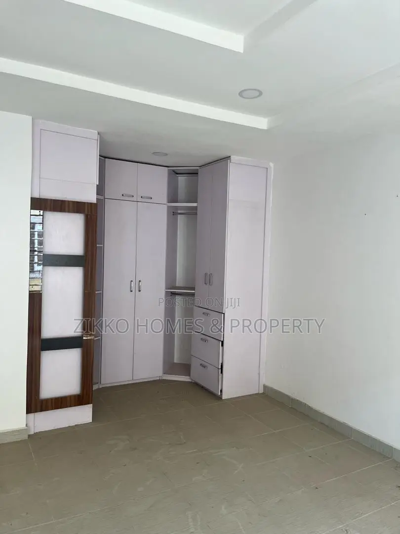 3bedroom Terrace Duplux for Sale in Chevron