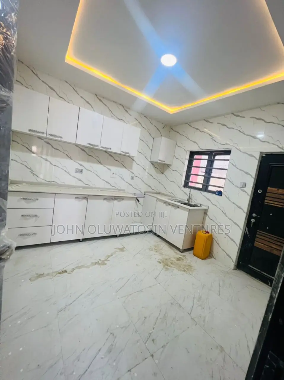 2bdrm Block of Flats in Akala Estate, Akobo for rent in Akobo