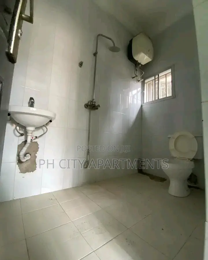 2bdrm Block of Flats in Port-Harcourt for sale in Port-Harcourt
